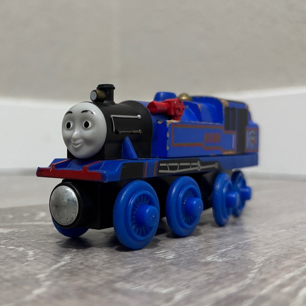 Wooden Belle - Picture 2 of 8